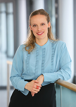 Dr. Johanna Dichtl
